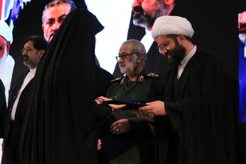 تصاویر/ سومین همایش ملی تکریم از فعالان و دست اندرکاران مساجد سراسر کشور با عنوان " مثل نصرالله"
