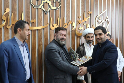 تصاویر/  مراسم رونمایی از کتاب‌های «رزم سلامتی» «محرم و کرونا»