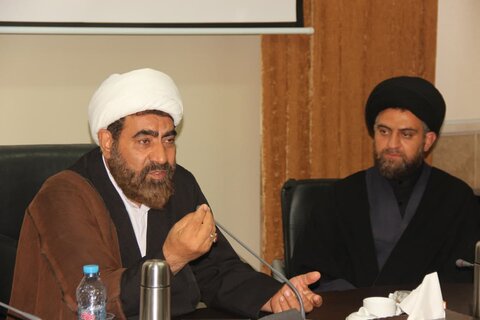 تصاویر / نشست هم اندیشی مبلغین امین حوزه علمیه استان قزوین