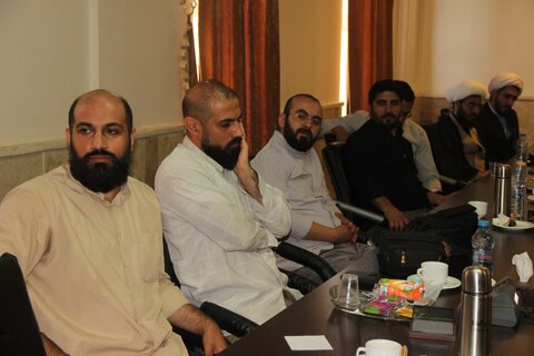 تصاویر / نشست هم اندیشی مبلغین امین حوزه علمیه استان قزوین