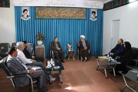 تصاویر /  دیدار مدیرکل فرهنگ و ارشاد اسلامی استان قزوین با امام جمعه بوئین زهرا