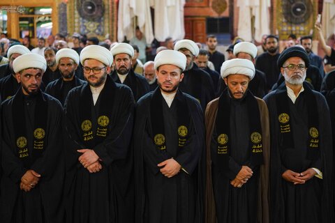 رَفْع راية الحزن لإحياء ذكرى شهادة الرسول الأعظم (ص) في العتبة العلوية