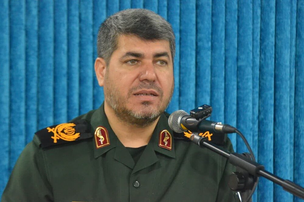 دانش آموزان ادامه‌دهنده راه شهدا باشند