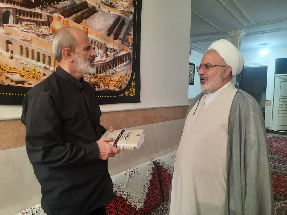 عیادت نماینده آیت‌الله اعرافی از عضو هیئت علمی پژوهشگاه حوزه و دانشگاه