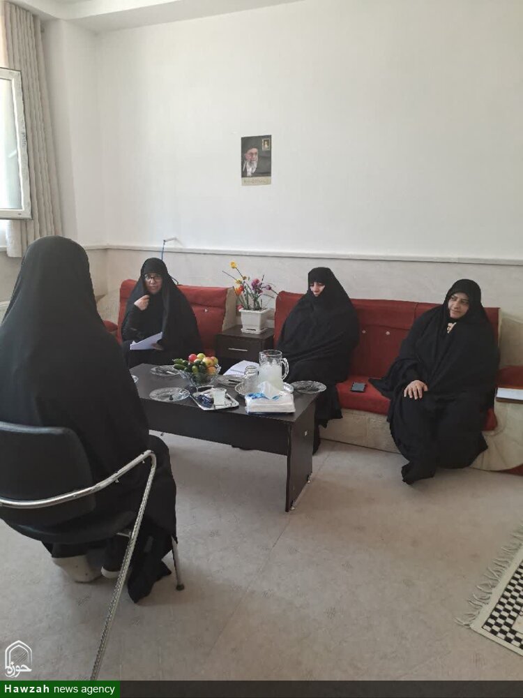 انجام مصاحبه ورودی خواهران حوزه علمیه در لرستان