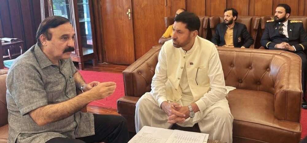 پارا چنار کے ہزاروں مسافروں کے پاسپورٹ بلاک کا معاملہ؛ انجینئر حمید کی وفاقی وزیر سے ملاقات