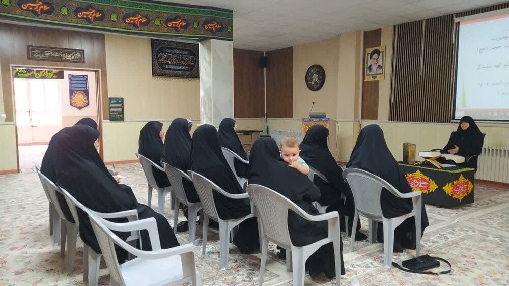 کسی که خود را در محضر امام(عج) ببیند، نمی‌تواند برخلاف رضای ایشان عمل کند