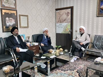 هیأت امنای مساجد بازوی امام جماعت مسجد باشند