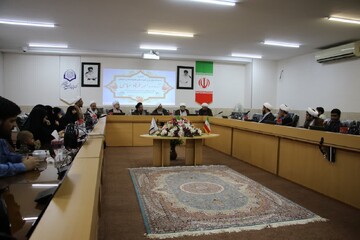 تصاویر/ نشست استعدادهای برتر حوزه علمیه اصفهان با رئیس مرکز امورنخبگان حوزهای علمیه کشور