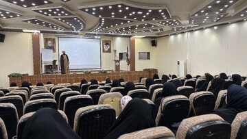 کارگاه آموزشی "هنر زندگی" ویژه‌ فرهنگیان شهرستان اهواز برگزار شد + تصاویر