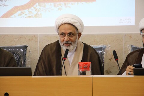 تصاویر| نشست معاون پژوهش حوزه های علمیه با معاونین پژوهش مدارس اصفهان