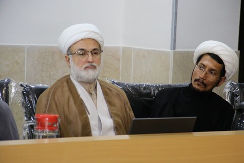 تصاویر| نشست معاون پژوهش حوزه های علمیه با معاونین پژوهش مدارس اصفهان