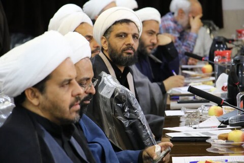 تصاویر| نشست معاون پژوهش حوزه های علمیه با معاونین پژوهش مدارس اصفهان