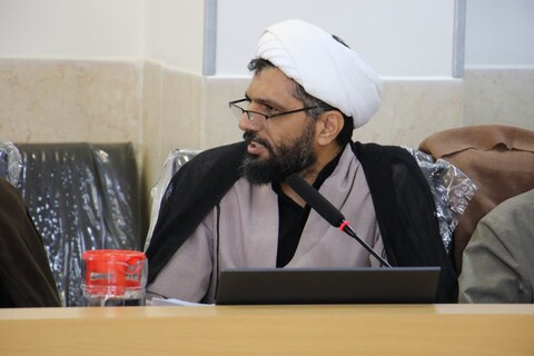 تصاویر| نشست معاون پژوهش حوزه های علمیه با معاونین پژوهش مدارس اصفهان