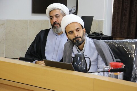 تصاویر| نشست معاون پژوهش حوزه های علمیه با معاونین پژوهش مدارس اصفهان