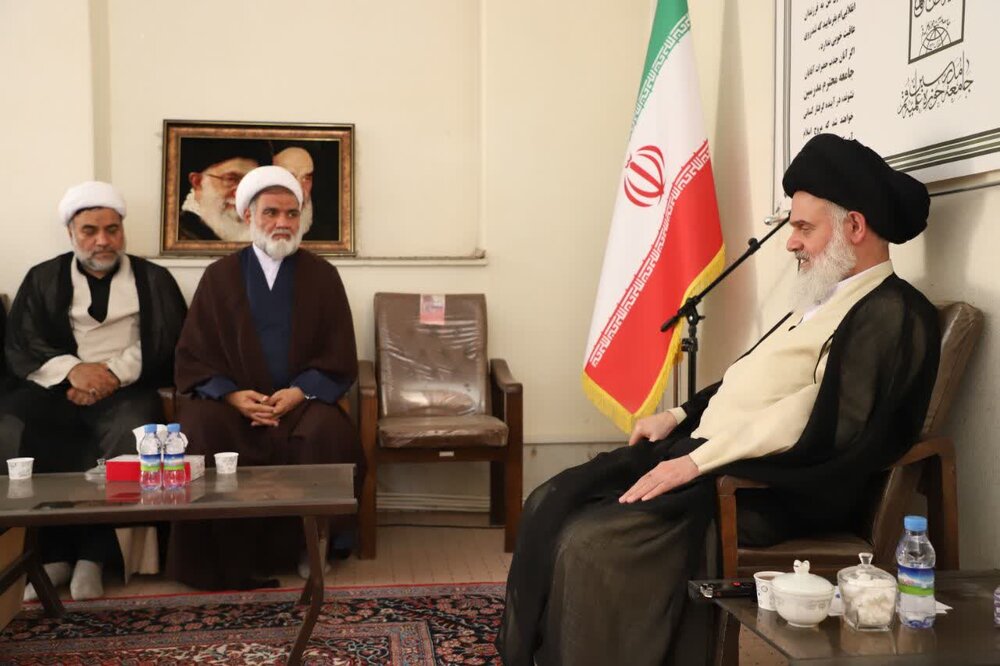 روحانیت هرجا لازم بود لباس رزم پوشید و از انقلاب دفاع کرد / «جهاد تبیین»؛ مأموریت امروز حوزه‌های علمیه