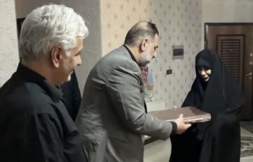 تجلیل مجمع خیرین سلامت استان قم از خانواده شهید شیروانی