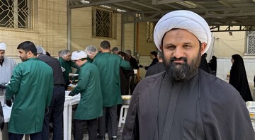 خدمت به زائران رضوی، پیوند مردم و روحانیت را عمیق‌تر می‌کند