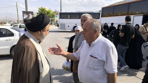 تصاویر/ بدرقه زائرین خارجی اربعین حسینی از مرز بازرگان