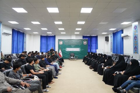 تصاویر آیین افتتاحیه دوره مداحی مجمع مشورتی جوانان دفتر نماینده ولی فقیه در لرستان لرستان