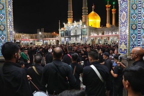 تصاویر/ حال و هوای حرم حضرت معصومه (س) در شب رحلت پیامبر(ص) و شهادت امام مجتبی (ع)