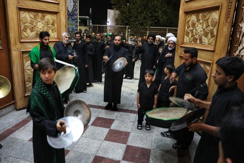 تصاویر/ حال و هوای حرم حضرت معصومه (س) در شب رحلت پیامبر(ص) و شهادت امام مجتبی (ع)