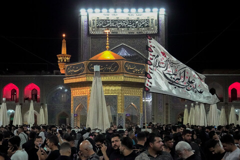 تصاویر/ حال و هوای حرم مطهر رضوی در شب شهادت حضرت رسول و امام حسن مجتبی علیهم‌السلام