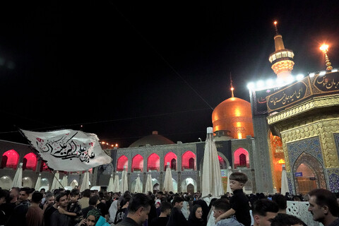 تصاویر/ حال و هوای حرم مطهر رضوی در شب شهادت حضرت رسول و امام حسن مجتبی علیهم‌السلام