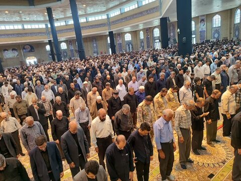 تصاویر/اقامه نماز جمعه در ایلام