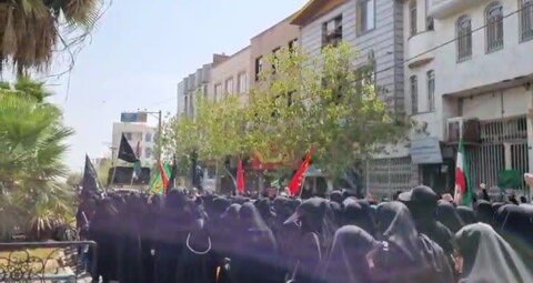 تصاویر/حضور کادر مدرسه علمیه فاطمه الزهرا ساوه در حرکت کاروان عزاداری در روز رحلت رسول اکرم(ص)