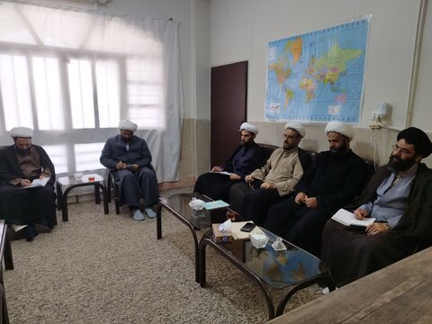 تصاویر/جلسه شورای تهذیب مدرسه علمیه امام باقر (ع) شهرستان کامیاران