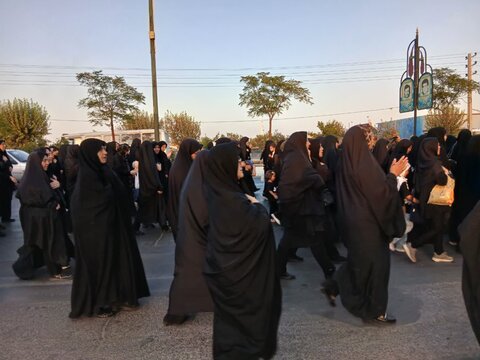 تصاویر/حضور کادر موسسه آموزش عالی ریحانه الرسول ساوه در کاروان غم