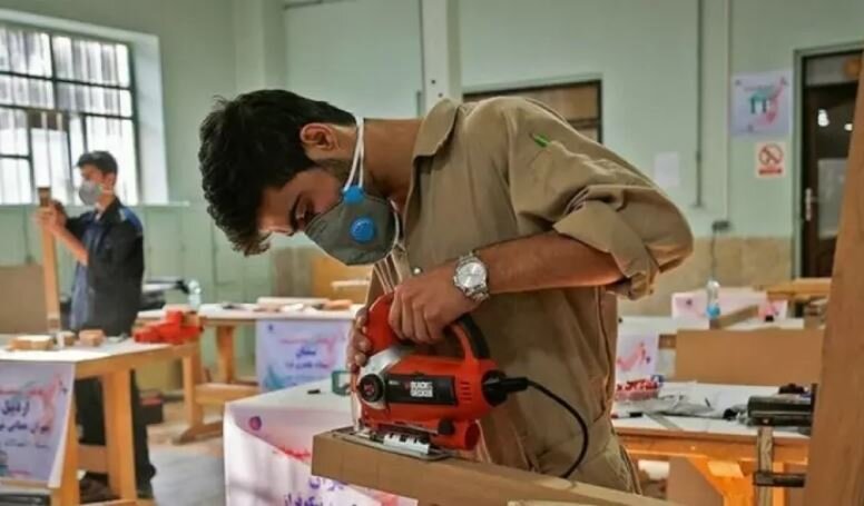 یادداشت | اهمیت کار و تحصیل برای جوانان