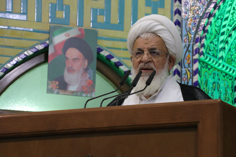 لزوم تقویت قدرت نظامی و پرهیز از نشان دادن ضعف در برابر دشمن