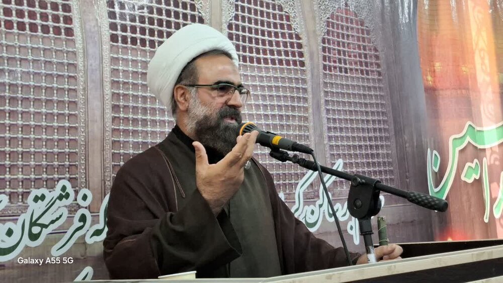 پیامبر اکرم(ص) الگویی بی‌بدیل برای تمام بشریت است