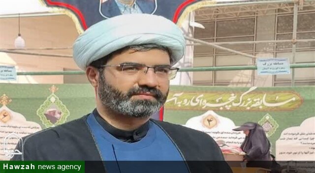 موکب شهدای روحانی کانون پیوند معارف رضوی با زائران در مسیر خدمت حوزویان