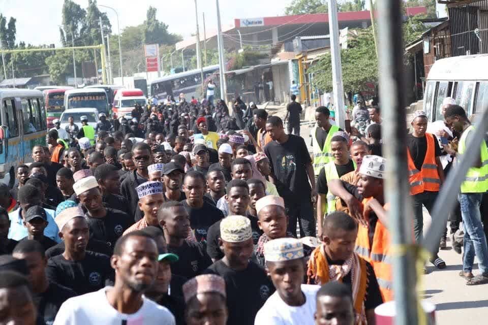 Picha / matembezi ya amani ya kumbukumbu ya kifo cha Mtume Muhammad (saw) yafanyika nchini Tanzania