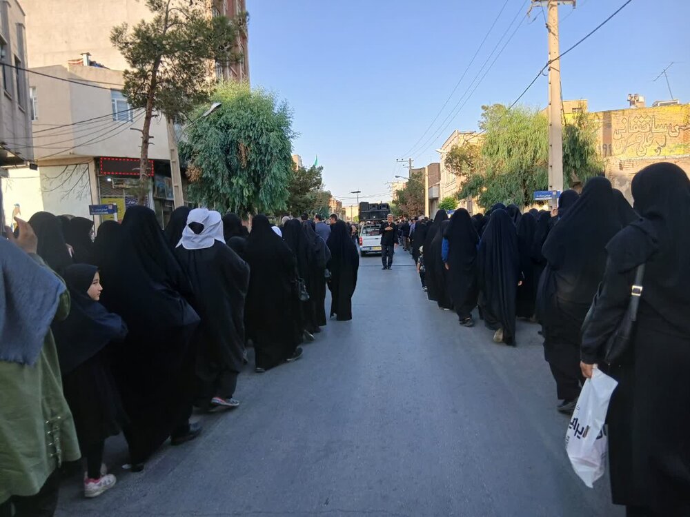 فیلم| کاروان عزاداری ساوجی‌ها به مناسبت شهادت امام حسن مجتبی(ع)