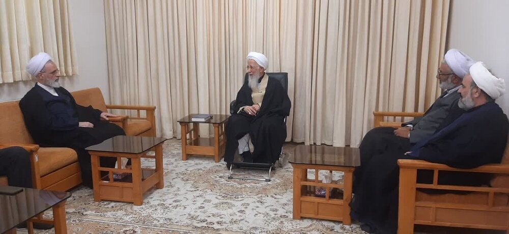 Rencontre du directeur du séminaire avec le Grand Ayatollah Javadi Amoli