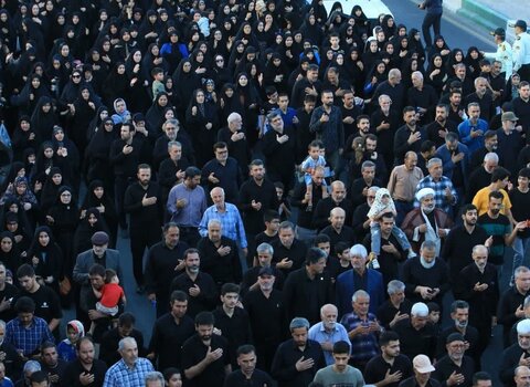 تصاویر/حرکت کاروان عزاداری روز رحلت رسول اکرم (ص)و شهادت امام حسن مجتبی (ع)در ساوه