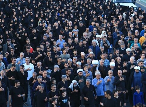 تصاویر/حرکت کاروان عزاداری روز رحلت رسول اکرم (ص)و شهادت امام حسن مجتبی (ع)در ساوه