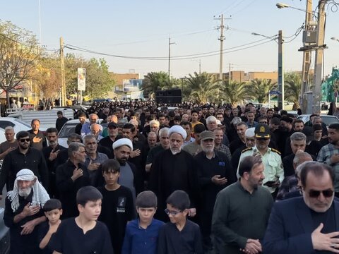 تصاویر/حرکت کاروان عزاداری روز رحلت رسول اکرم (ص)و شهادت امام حسن مجتبی (ع)در ساوه