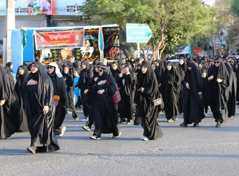 تصاویر/حرکت کاروان عزاداری روز رحلت رسول اکرم (ص)و شهادت امام حسن مجتبی (ع)در ساوه