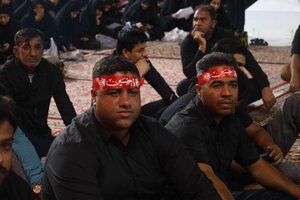 تصاویر/  عزاداری‌ هرمزگانی‌ها در حرم رضوی