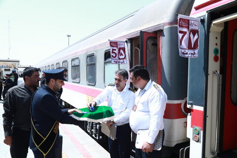 بدرقه زائران مشهدالرضا(ع) توسط خادمان حرم حضرت معصومه(س)