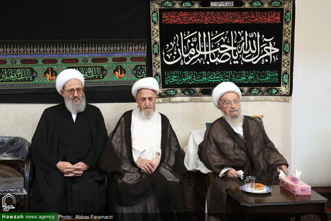 Photos/Cérémonie de deuil à l'occasion du décès du Prophète (PSL) et du martyre de l'Imam Mojtabi (PSL) au domicile des autorités religieuses.
