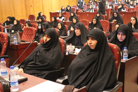 تصاویر/ نشست معاون رئیس جمهور با بانوان فرهیخته کرمان