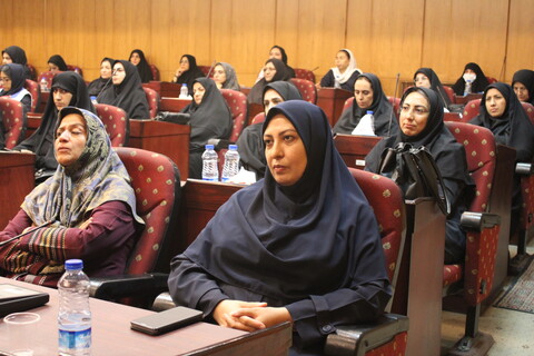 تصاویر/ نشست معاون رئیس جمهور با بانوان فرهیخته کرمان
