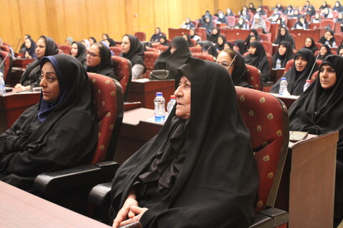 تصاویر/ نشست معاون رئیس جمهور با بانوان فرهیخته کرمان