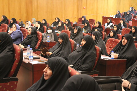 تصاویر/ نشست معاون رئیس جمهور با بانوان فرهیخته کرمان